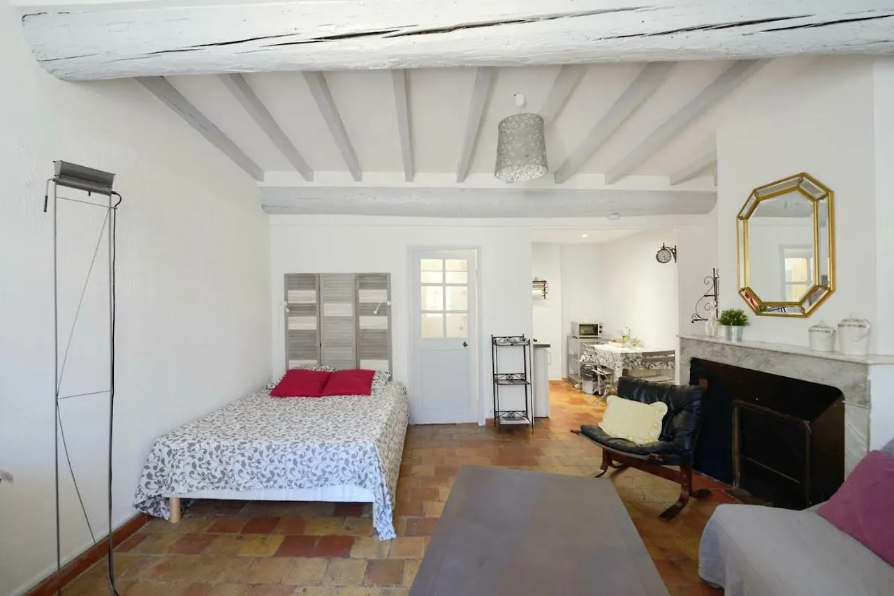 Studio Ensoleille, Typique Centre Historique, Wifi Aix-en-Provence Apartament